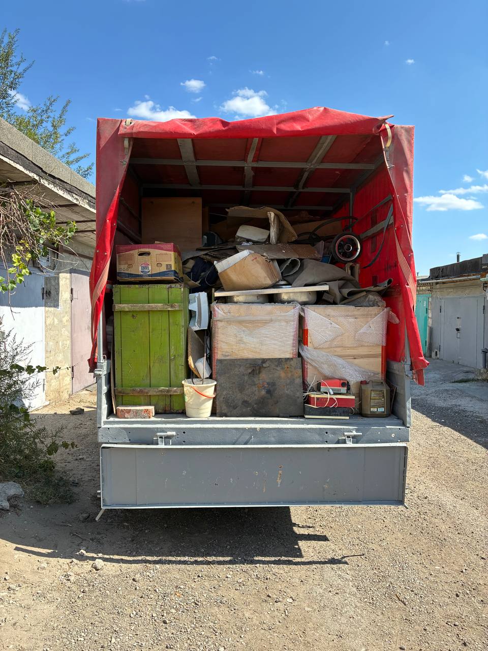 Очистка гаража от хлама в Луганске image preview